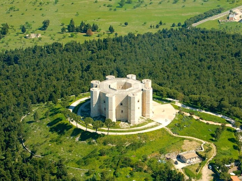 CASTEL DEL MONTE