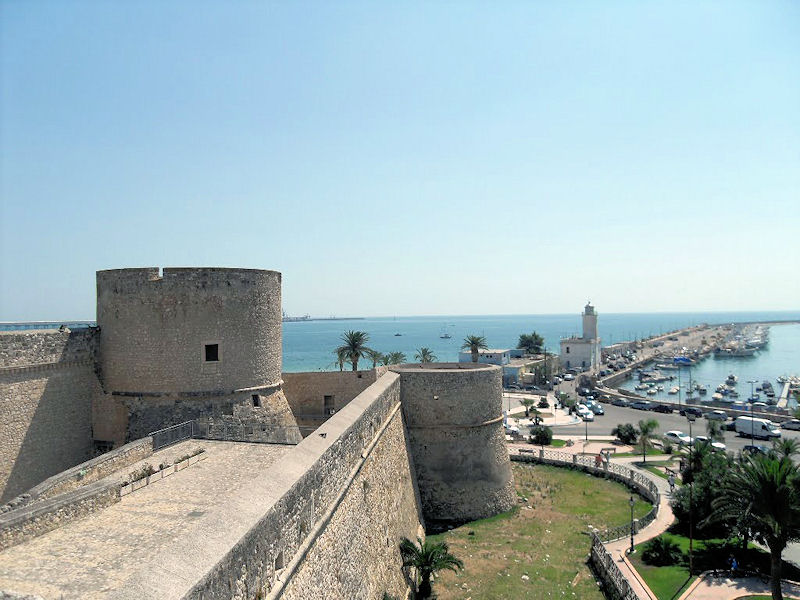 CASTELLO DI MANFREDONIA | CASTLE OF MANFREDONIA | SCHLOSS VON MANFREDONIA
